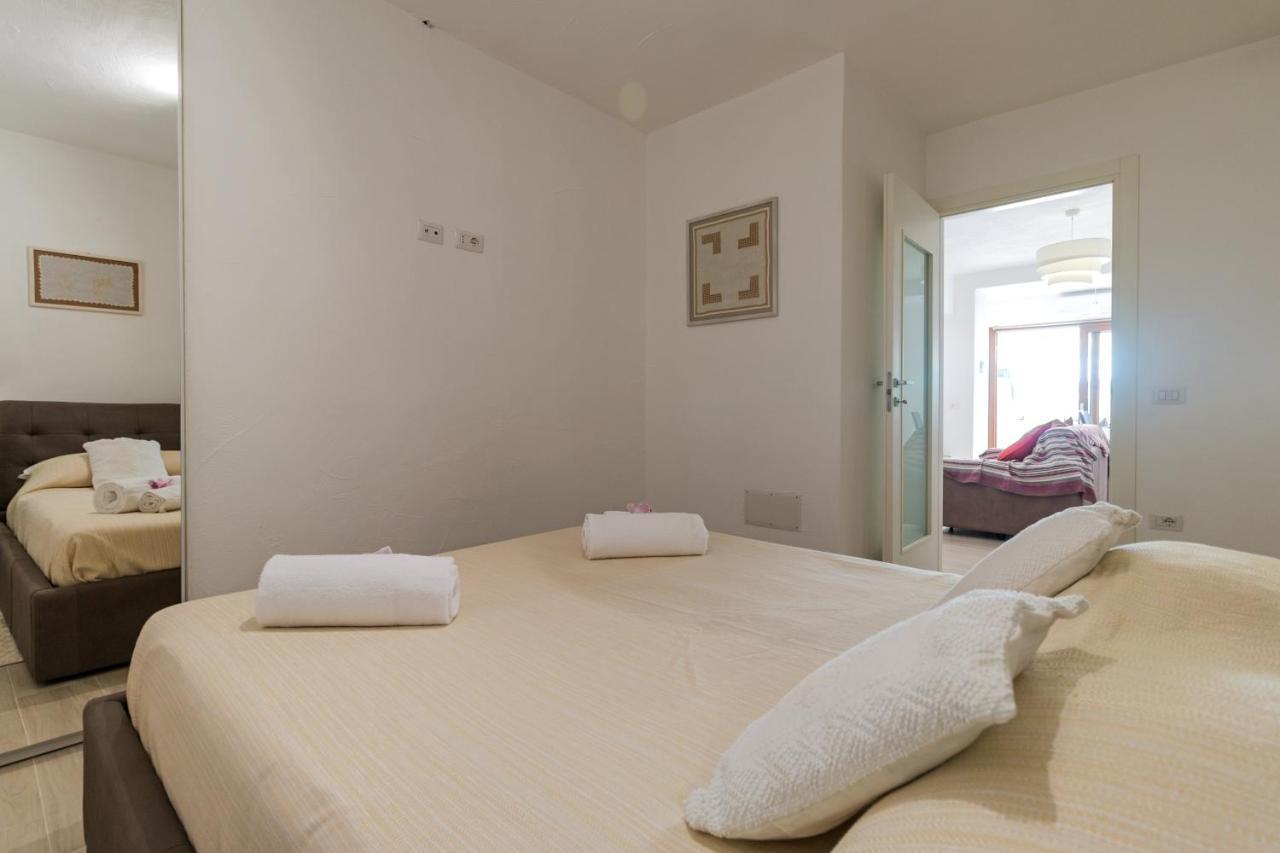 Purple Flower Suite Apartment Cala Gonone Eksteriør billede
