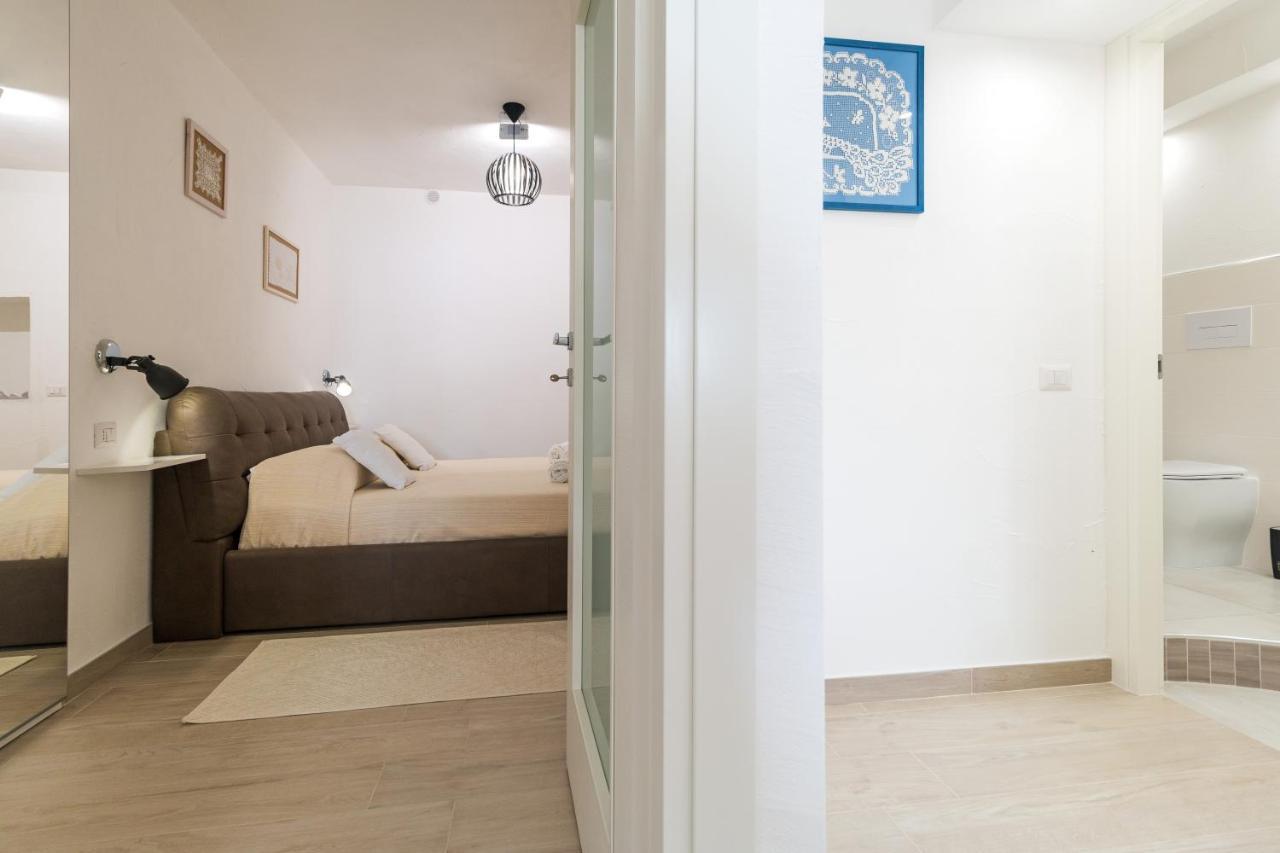 Purple Flower Suite Apartment Cala Gonone Eksteriør billede