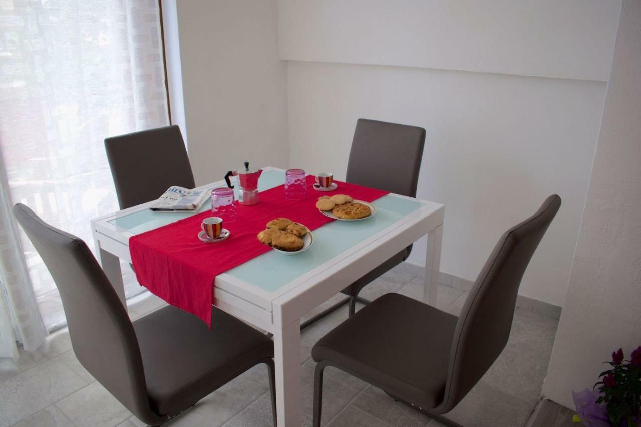Purple Flower Suite Apartment Cala Gonone Eksteriør billede